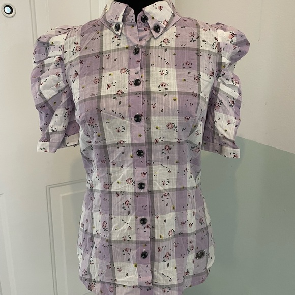 Only Women’s shirt size M runs like S - Picture 11 of 14